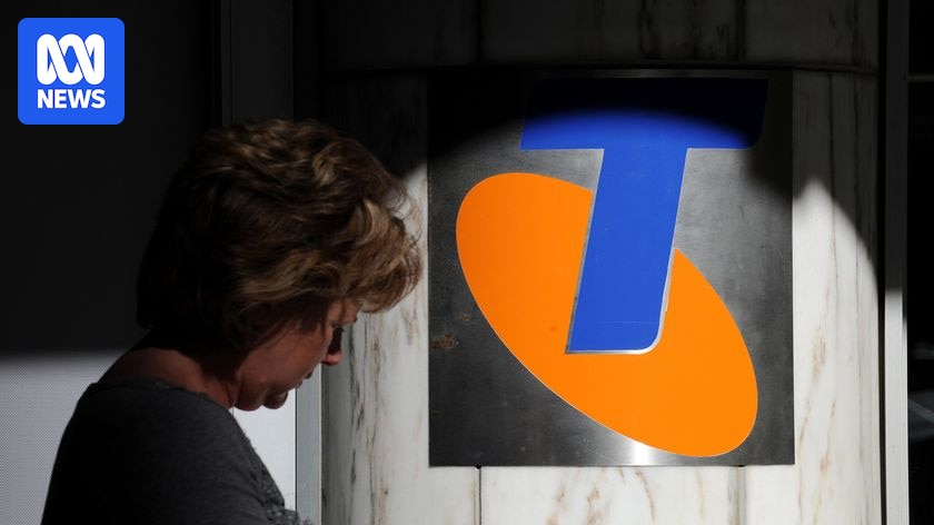 Consumer advocate warns mobile phone and network failures will 'keep occurring' if regulator doesn't step up