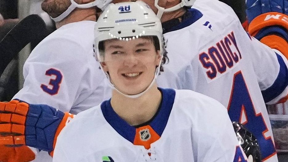 Matthew Schaefer calls WFAN's 'Boomer & Gio' morning show to talk Islanders vs. Rangers with Boomer Esiason