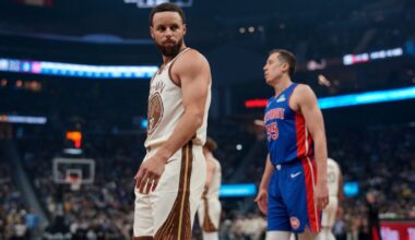 Warriors' Stephen Curry exits vs. Pistons with sore right knee