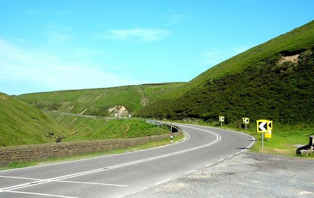 Snake Pass (CC BY-SA 2.0 Andrew Loughran/Geograph)