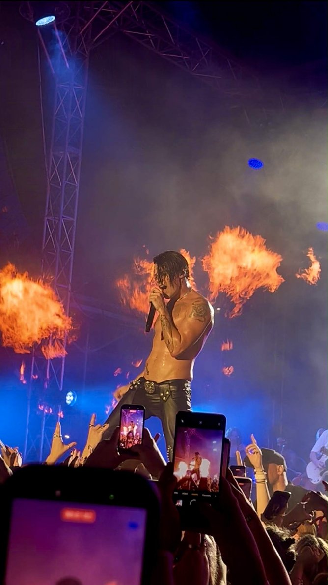 A snap Melanie took of YUNGBLUD performing in Northbridge.