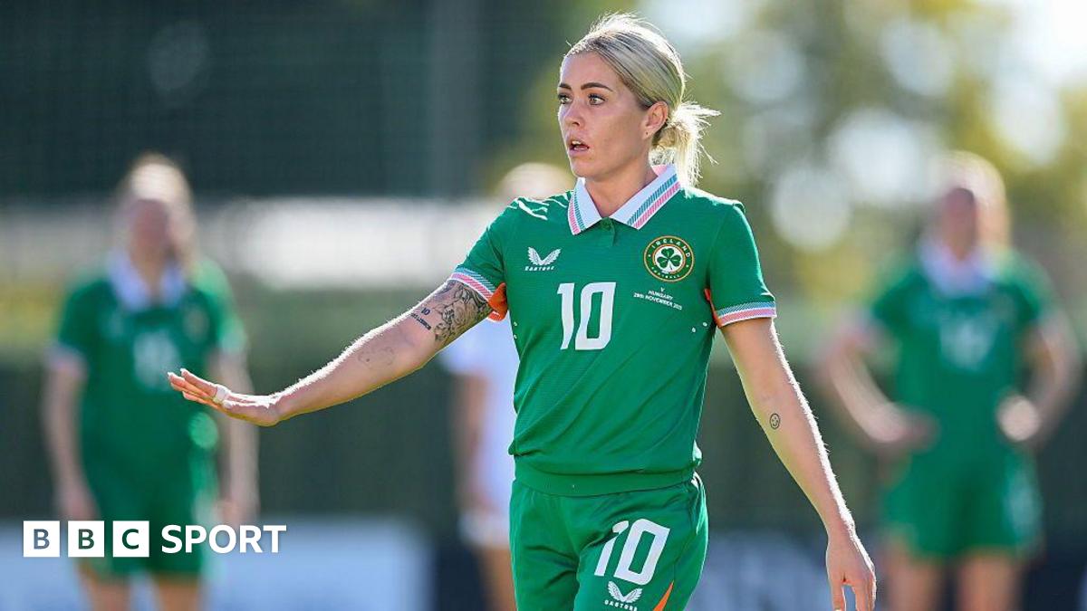 Denise O'Sullivan playing for the Republic of Ireland