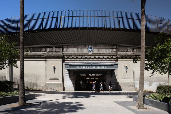Director at Collins and Turner Huw Turner described the serpentine ramp as a light and sculptural steel structure that sits comfortably within Bradfield Park while remaining clearly contemporary.