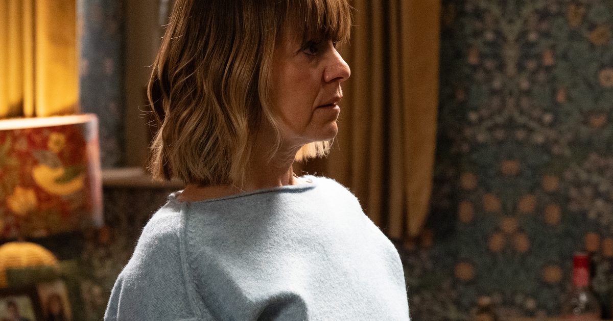 Emmerdale confirms who Rhona Goskirk's mystery contact is