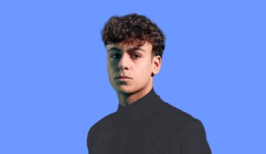 ABU DHABI, UNITED ARAB EMIRATES - DECEMBER 09: Arvid Lindblad of Great Britain and Visa Cash App