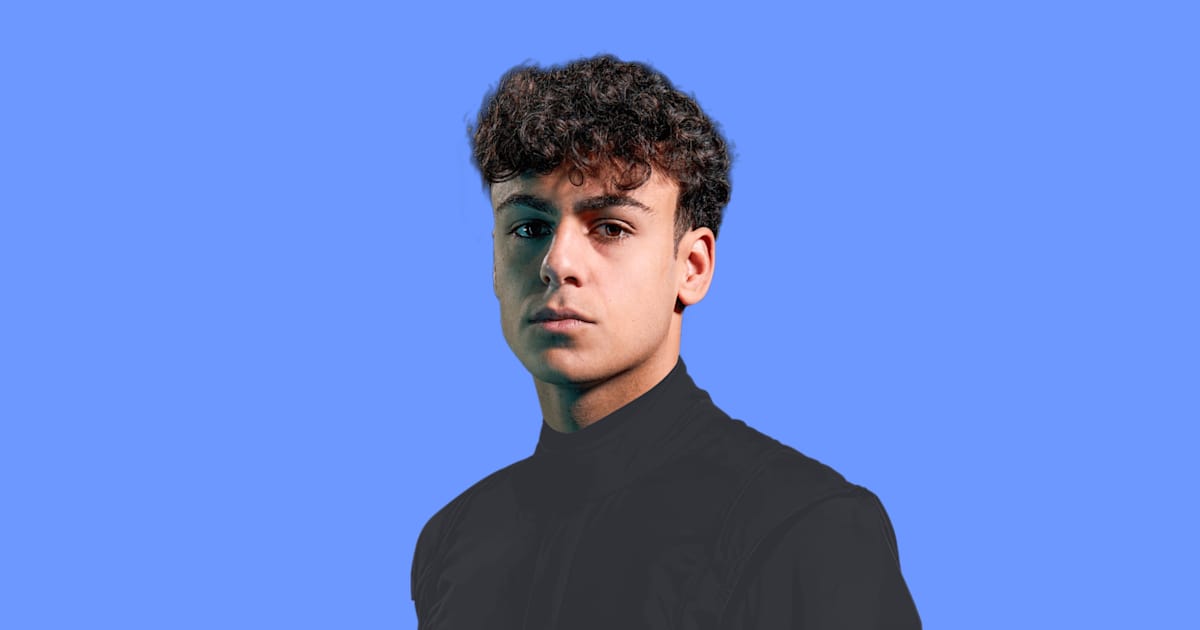 ABU DHABI, UNITED ARAB EMIRATES - DECEMBER 09: Arvid Lindblad of Great Britain and Visa Cash App