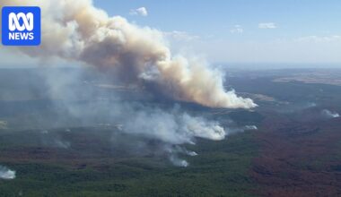 Bushfire threatens communities in Victoria's south-west as temperatures soar across the state