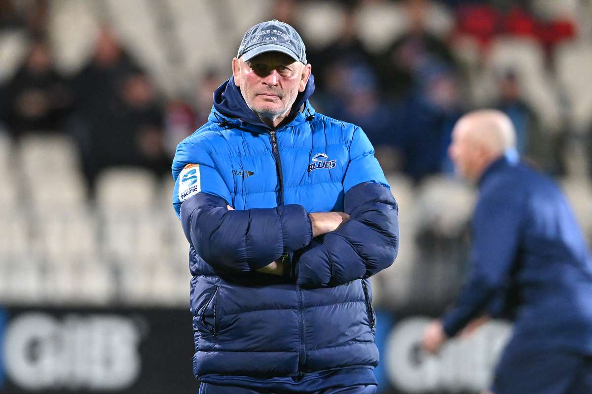Vern Cotter to succeed Les Kiss as Reds head coach