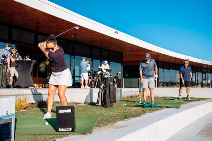SunLive - Golf takes over Bay Oval this summer