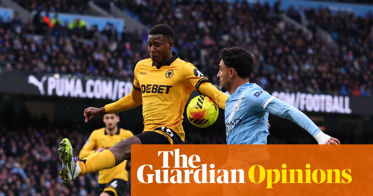 Mature decision to deny Manchester City a penalty for handball sets example for referees | Referees