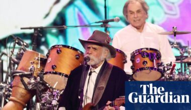 ‘The last actual hippie’: musicians pay tribute to Grateful Dead’s Bob Weir | Grateful Dead