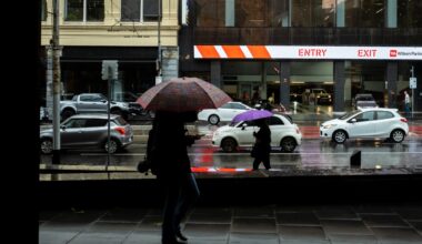 Australians warned to expect 'grim period' as inflation rises and Albanese government struggles to rein in spending