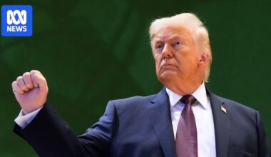 Trump sues JPMorgan Chase for $US5 billion, alleging bank closed accounts for 'political reasons'