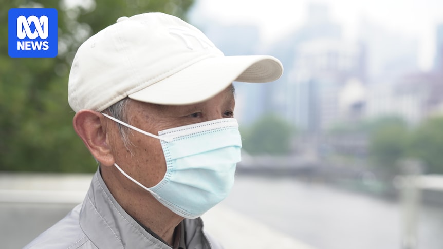 Health warning issued as Melbourne blanketed in smoke from Otways fire