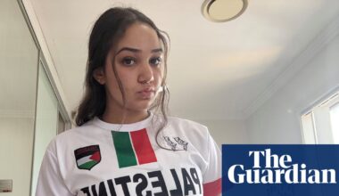Teenage girl wearing jersey with Palestinian flag refused entry to Sydney A-League game | Sydney