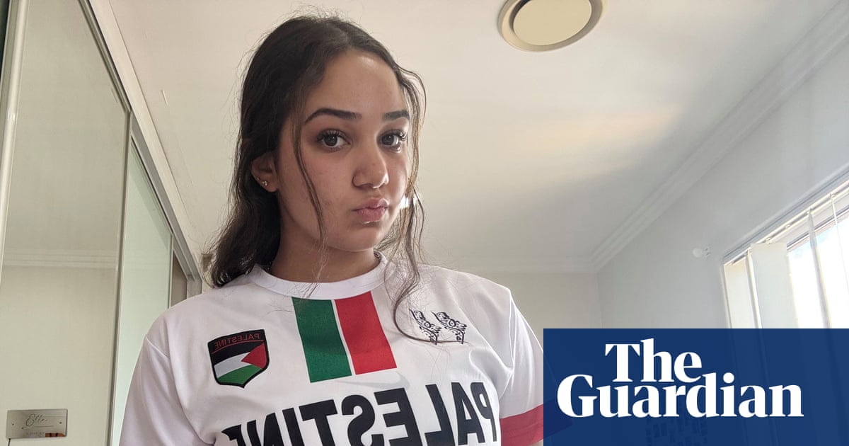 Teenage girl wearing jersey with Palestinian flag refused entry to Sydney A-League game | Sydney