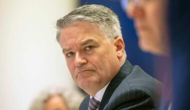 OECD boss Mathias Cormann warns Labor not to abandon 'fiscal rules', sounds alarm over mounting debt