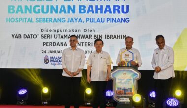 Generic medicines and project monitoring to lower healthcare costs, says Dr Dzulkefly