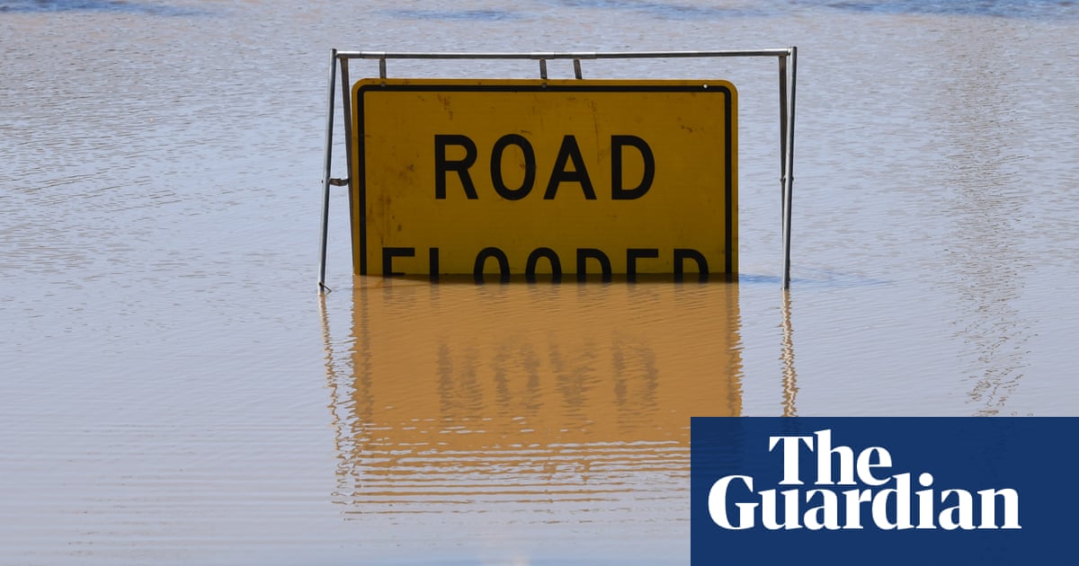 Evacuation order on Sydney’s northern beaches as Australia’s east coast smashed by stormy weather | Australia weather