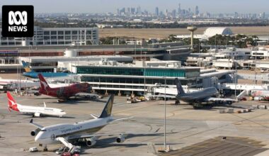 Plane landing aborted after alleged trespassing incident near runway at Melbourne Airport