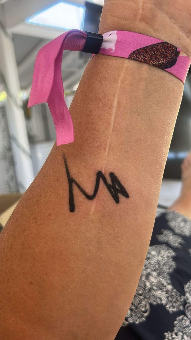 The tattoo that Melanie got of Yungblud’s autograph. 
