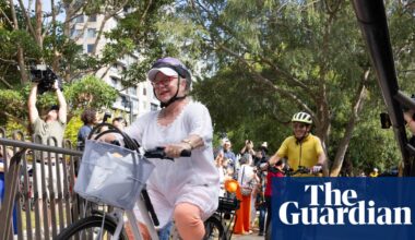 ‘It all flows’: commuters celebrate as new Sydney Harbour Bridge bike ramp opens | Sydney Harbour Bridge