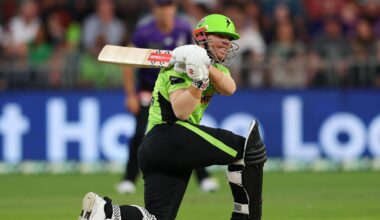BBL: Warner brings up epic BBL century as Thunder piles on runs