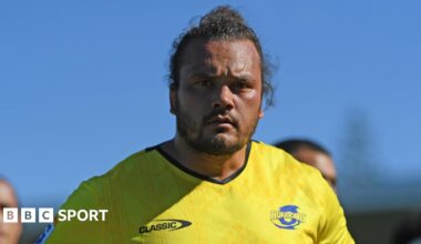 Pouri Rakete-Stones in a yellow training t-shirt for current team Hurricanes