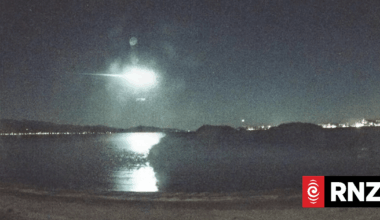 Bright 'shooting star' delights Wellingtonians