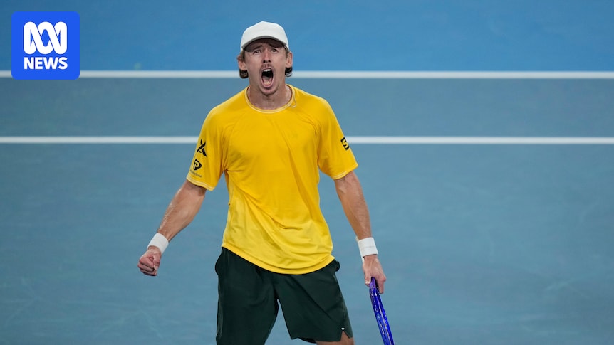 When does the Australian Open 2026 start and who are the favourites to win?