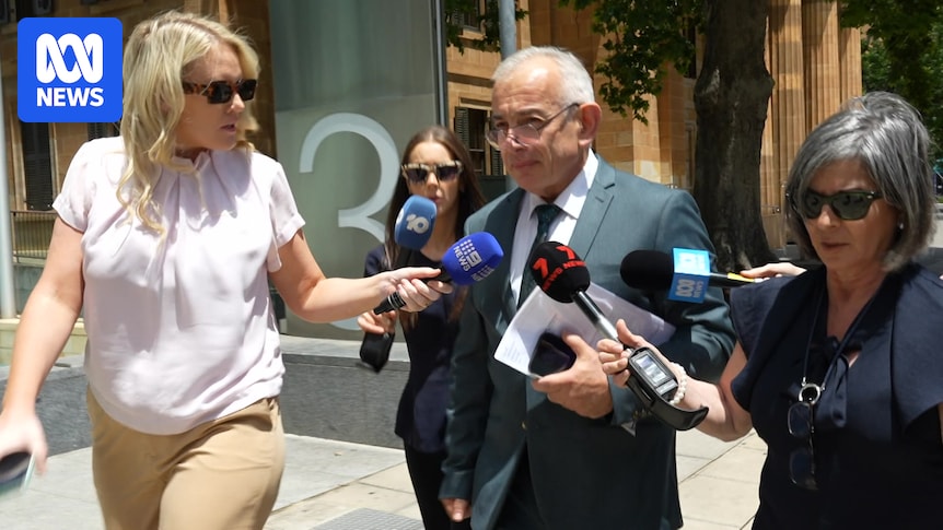 Banned Adelaide doctor Bill Tolis in court over steroid importation charges