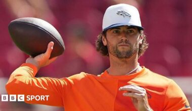New England Patriots quarterbacks Tom Brady and Jarrett Stidham warm up during the 2019 season