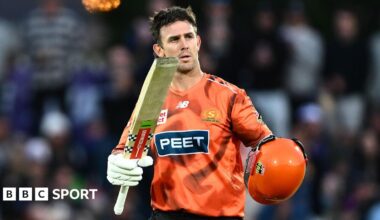 Mitch Marsh celebrates his century for Perth Scorchers against Hobart Hurricanes