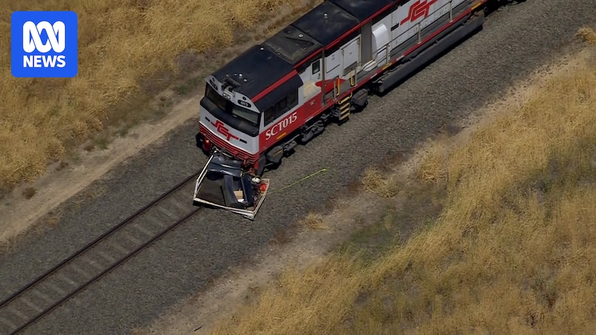 Two dead after car and freight train collide at Cressy, west of Geelong