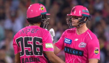Babar Azam refuses to shake hands after Steve Smith power surge decision, Sydney Sixers, video