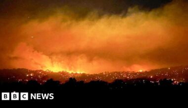 Heatwave hits Australia as officials warn of 'catastrophic' fire risk