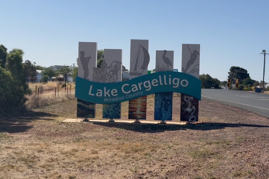 Lake Cargelligo sign