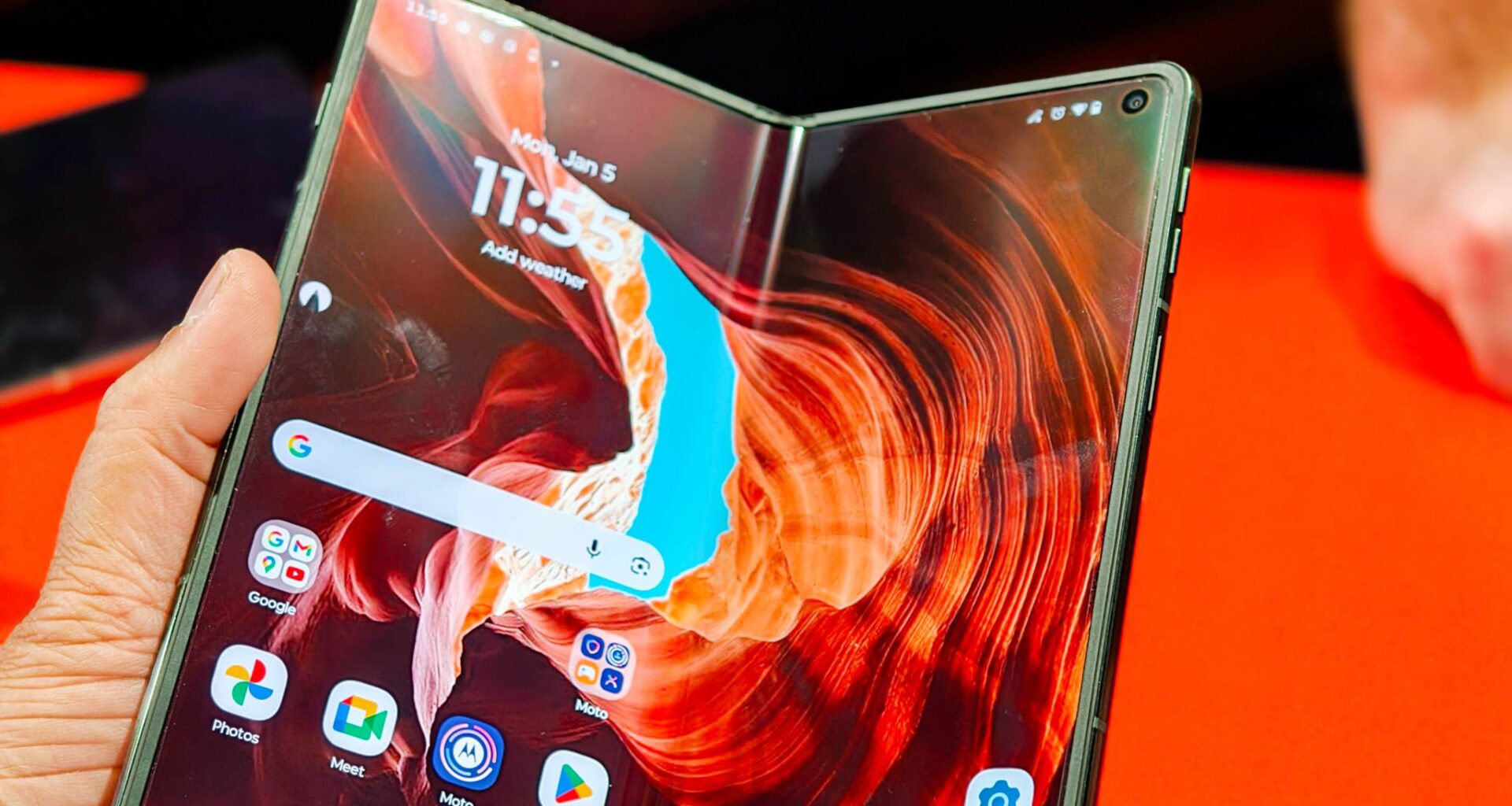 I love flip phones, but the Motorola Razr Fold and Samsung Galaxy Z TriFold are both tempting me to switch to book-style foldables, and for very different reasons