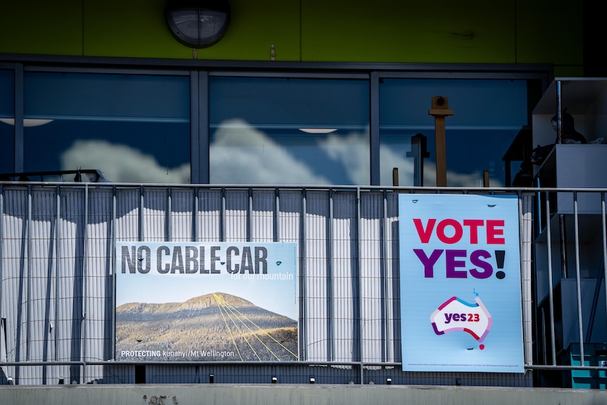 .No cable car and Vote yes signage, in Hobart