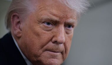 White House staff called doctor to sound alarm over 'mental instability' | World | News