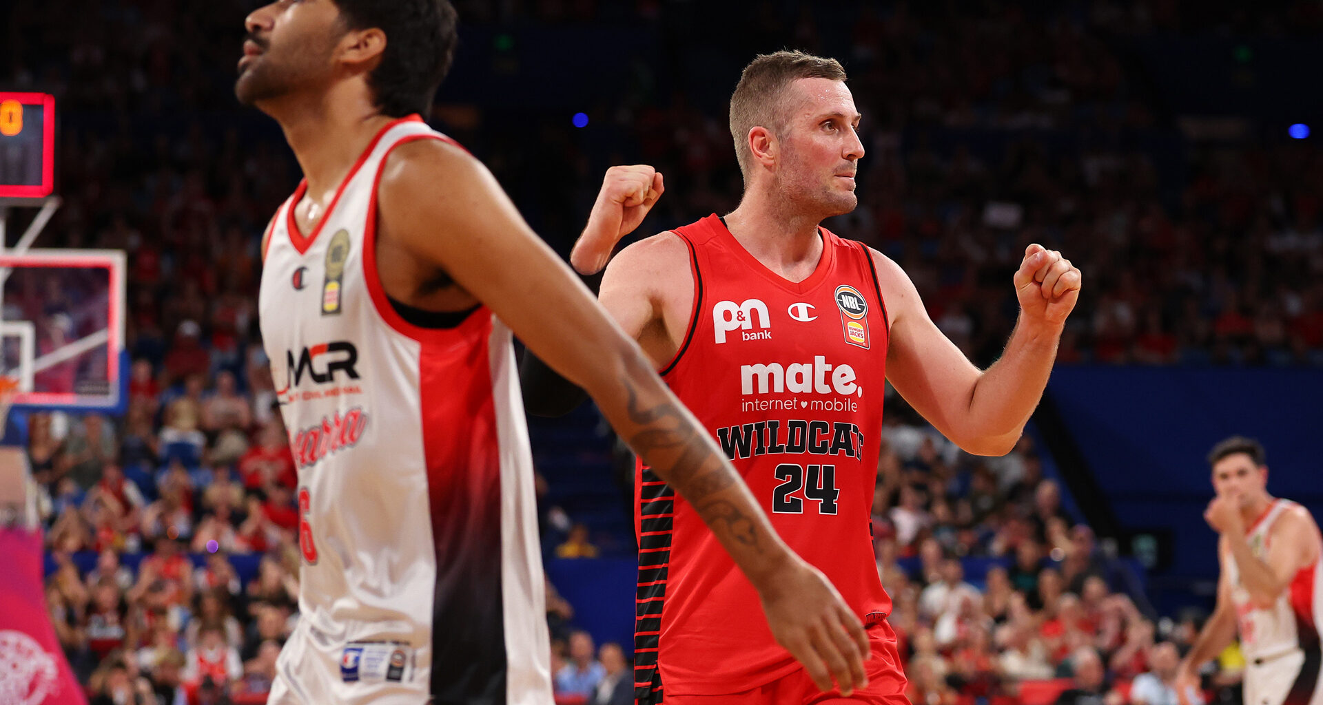 Wildcats overcome gritty Hawks at HoopsFest