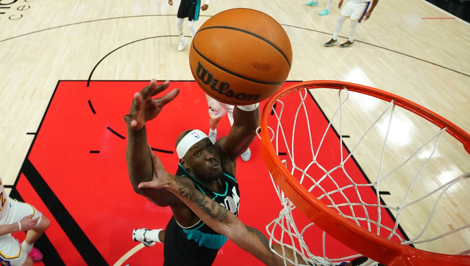 Reath, Blazers dismantle LeBron's Lakers by 20