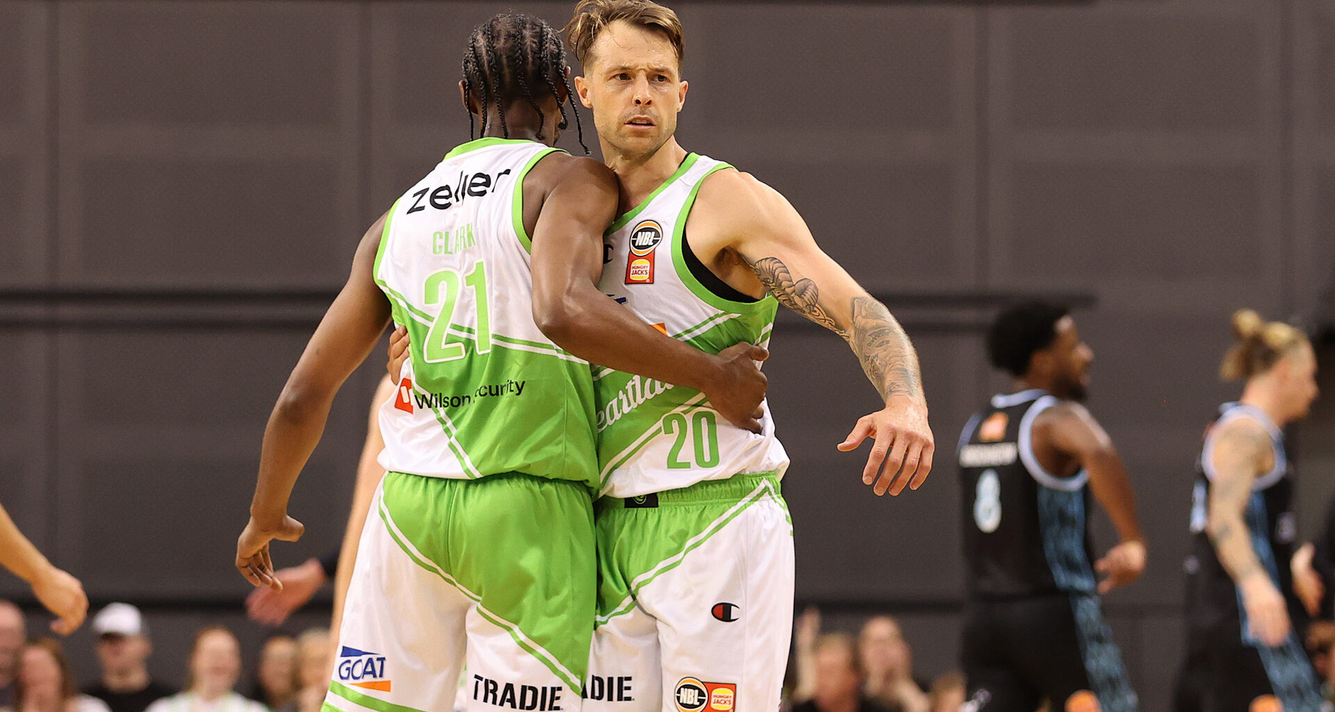 Phoenix hold out Breakers with 74-point first half