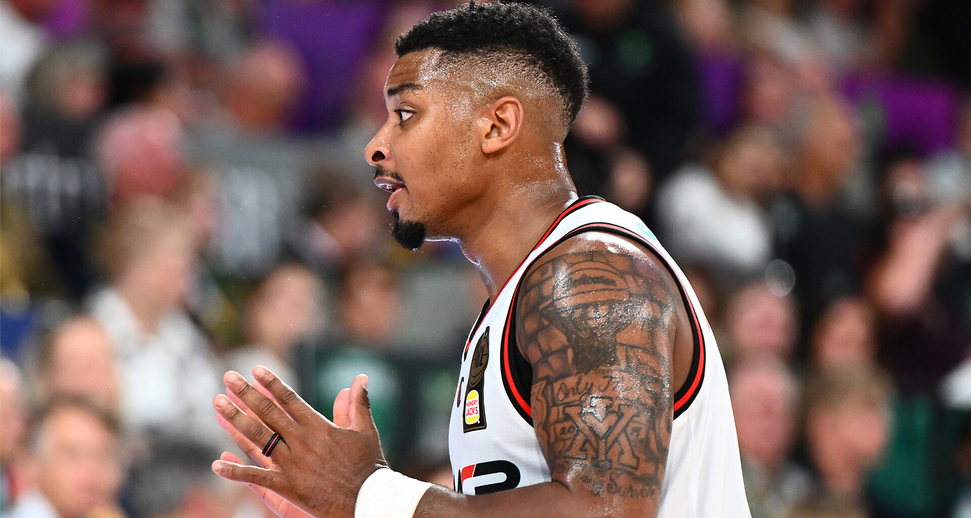 Hawks get the crucial win over JackJumpers