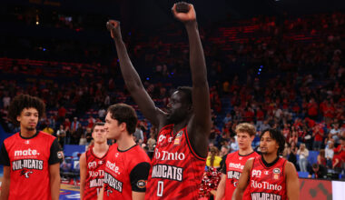 Wildcats dig deep to hold out Phoenix