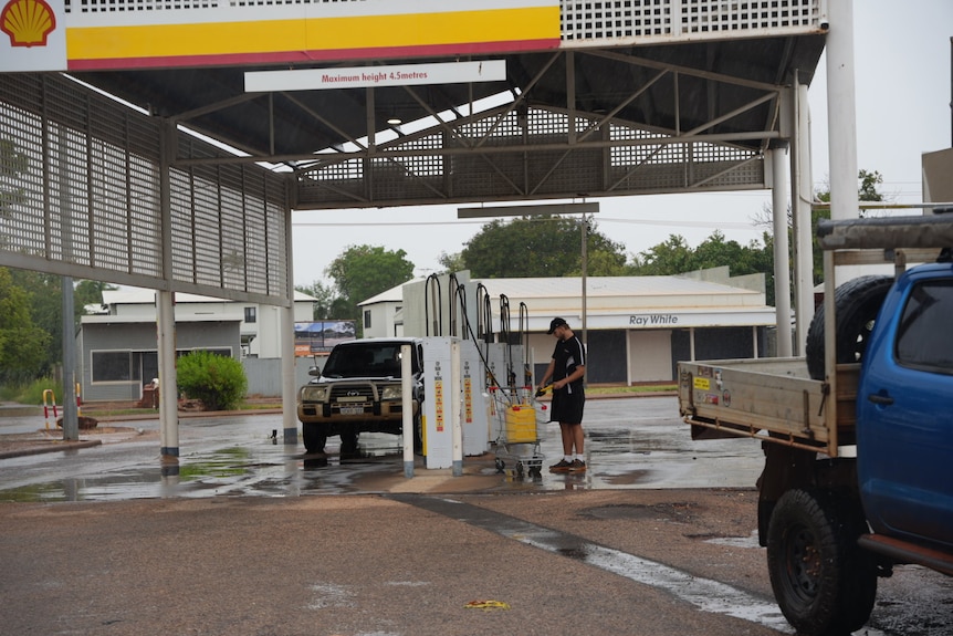 Residents fuel up in Derby