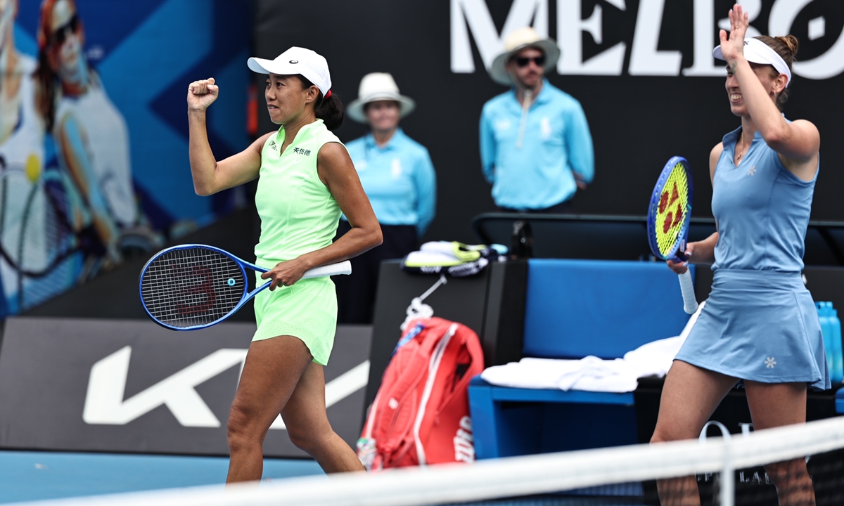 Zhang Shuai (left) of China and Elise Mertens of Belgium at the Australian Open tennis championship in Melbourne, Australia, on January 28, 2026 Photo: VCG