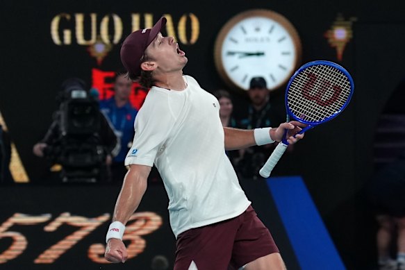 Alex de Minaur celebrates his win over Alexander Bublik.