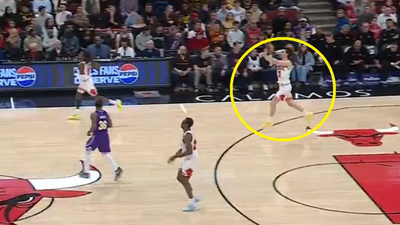 Josh Giddey denied 80-foot shot for Chicago Bulls against Los Angeles Lakers, Dyson Daniels dunk