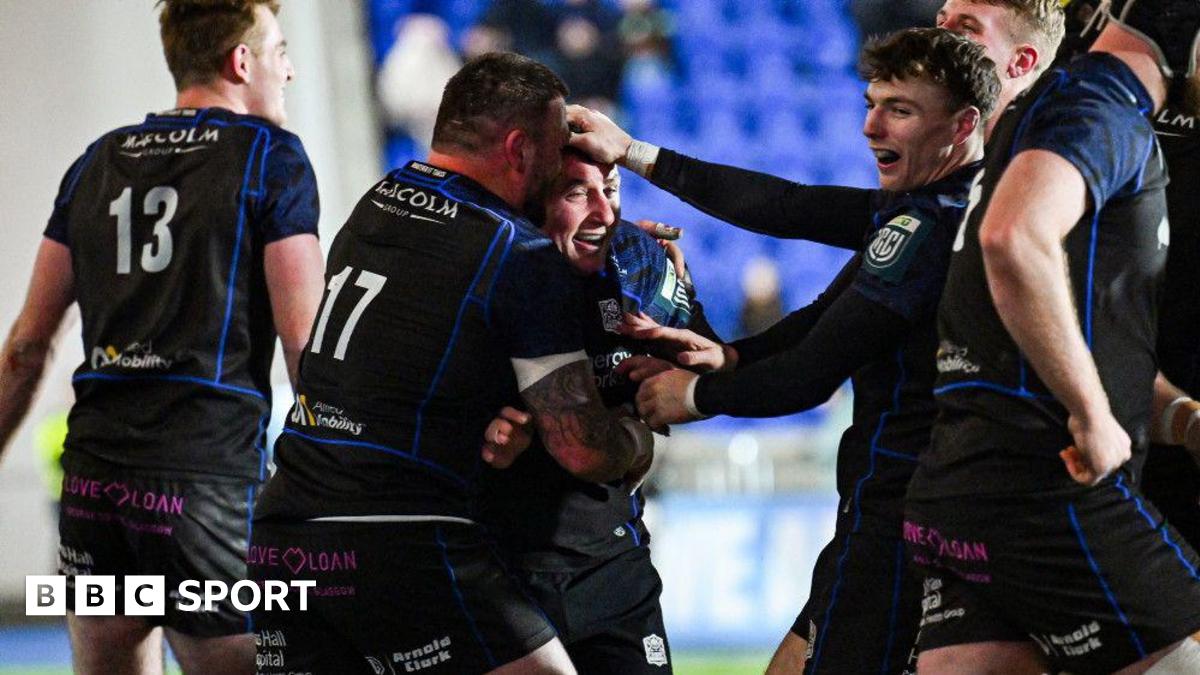 Glasgow Warriors players celebrating